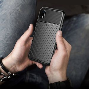 Hurtel Thunder Case elastyczne pancerne etui pokrowiec iPhone XR czarny uniwersalny 7