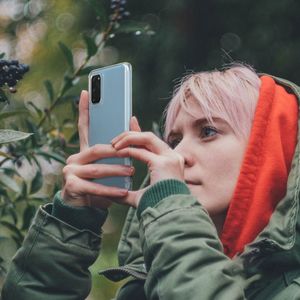 Ringke Ringke Fusion Matte etui pokrowiec z żelową ramką Samsung Galaxy S20 przezroczysty (FMSG0002) uniwersalny 5