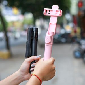 Selfie stick Remax Remax selfie stick teleskopowy rozsuwany kijek do selfie statyw z pilotem Bluetooth czarny (XT-P018 black) uniwersalny 2
