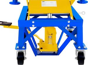 MSW Podnośnik motocyklowy mobilny do motocykli 135kg (MHB-135-PRO) 3