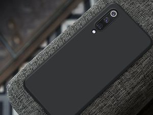 Alogy Etui silikonowe Alogy slim case do Xiaomi Mi 9SE czarne uniwersalny 2