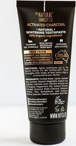THE NATURAL FAMILY CO The Natural Family Co, Naturalna pasta do zębów wybielająca z aktywnym węglem, 110g 3