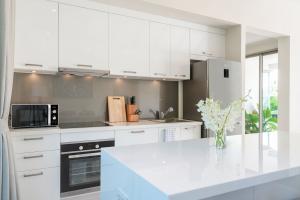 Piekarnik Kernau KBO 1066 PT X 3