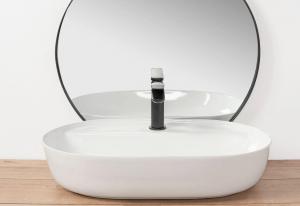 Umywalka Rea Aura nablatowa 60.5cm biała 4