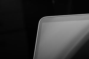 Filtr Moshi Moshi Umbra - Folia ochronna na ekran MacBook Pro 16 z filtrem prywatyzującym (czarna ramka) 6