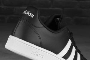 Adidas Buty męskie Grand Court Base czarne r. 36 2/3 (EE7900) 2