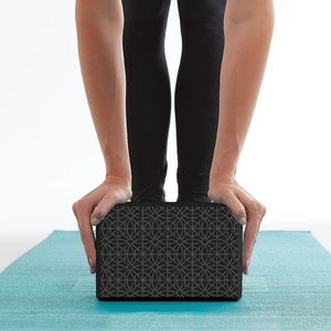 Gaiam Kostka do jogi Embossed Black (63438) 3