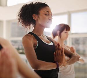 Smartband Fitbit Charge 4 Fioletowy 3