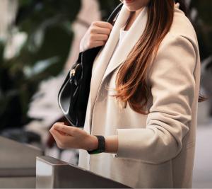 Smartband Fitbit Charge 4 Czarno-szary 3