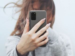 Ringke Etui Ringke Air do Samsung Galaxy S20 Plus Clear + 2x Folia Ringke uniwersalny 8