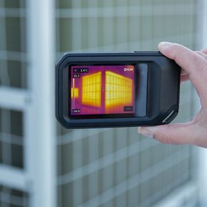 Flir Systems \Kompaktowa kamera termowizyjna z poprawą obrazu w czasie rzeczywistym 9