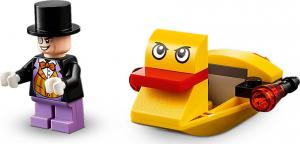 LEGO DC Pościg Batłodzią za Pingwinem (76158) 14
