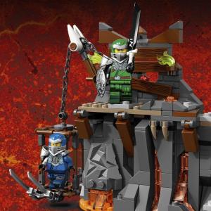 LEGO Ninjago Podróż do Lochów Czaszki (71717) 5