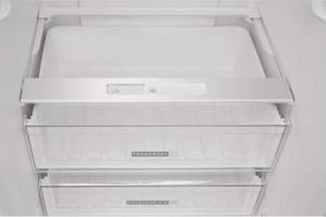 Lodówka Whirlpool W7 811I K 3