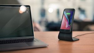 Ładowarka XVIDA Fast Charging Desk Stand Indukcyjna 2 A (34592-uniw) 6