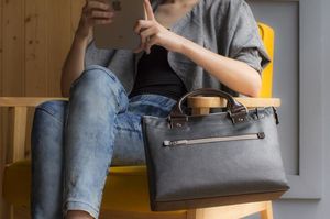 Torba Moshi Moshi Urbana Mini - Torba iPad Pro 9.7/ iPad Air 2 / MacBook 12 (Metro Black) uniwersalny 12