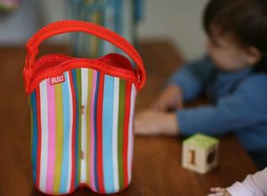 Built BUILT Bottle Buddy - Termoopakowanie do butelek podwójne (Baby Pink Stripe) uniwersalny 2