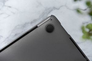 Etui Moshi iGlaze 16" Czarny 7