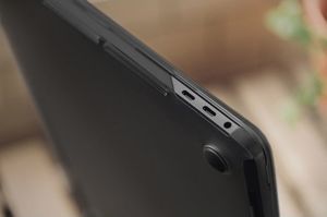 Etui Moshi iGlaze 16" Czarny 9