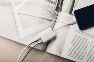 Adapter USB Moshi Moshi USB-C Digital Audio Adapter with Charging - Przejściówka DAC audio 3.5 mm + ładowanie PD 3.0 uniwersalny 3