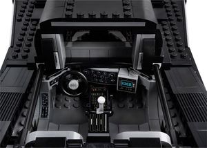 LEGO DC 1989 Batmobile (76139) 11