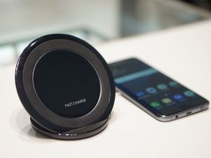 Ładowarka 4kom.pl Fast Charge Indukcyjna 2 A (10768-uniw) 4