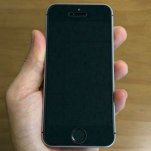 Spigen Szkło hartowane Spigen Glas.TR Slim do iPhone 7 / 8 / SE 2020 / SE 2022 5