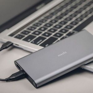 Powerbank Moshi Moshi IonSlim Portable Battery - Aluminiowy power bank USB-C 30 W Power Delivery 10K (Titanium Gray) 5