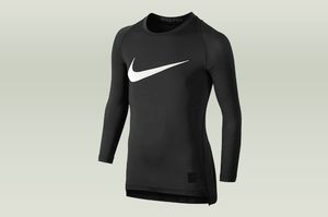 Nike Czarna koszulka termoaktywna Nike Pro Top Compression 726460-010 JR 128 1