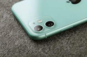 Moshi Moshi AirFoil Camera Protector - Ochrona kamery iPhone 11 (Clear) 6