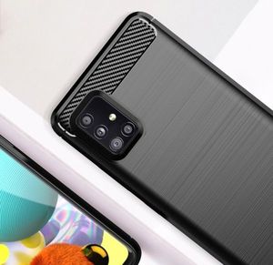 Hurtel Carbon Case elastyczne etui pokrowiec Samsung Galaxy A71 5G czarny 5