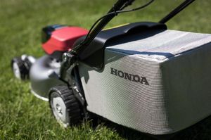 Kosiarka akumulatorowa Honda HRG 466 XB 11