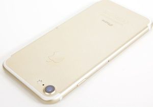 Smartfon Apple iPhone 7 2/32GB Złoty Powystawowy 4