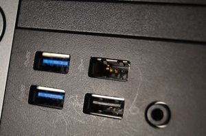 Komputer Dell Intel Pentium G4400 8 GB 240 GB SSD Windows 10 Home 5