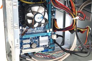 Komputer Hyrican Hyrican PC i3-3220 2x3.3GHz 4GB 240GB SSD GA-B75M-D3V DVD uniwersalny 5