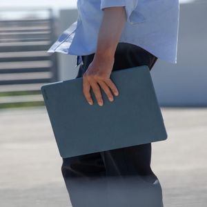 Etui Incase Incase Textured Hardshell in NanoSuede Materiałowa obudowa MacBook Pro 13 (2019/2018/2017/2016) (Turquoise) uniwersalny 15