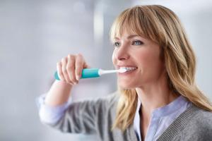 Szczoteczka Philips Szczoteczka soniczna Sonicare ProtectiveClean 4300 HX6802/35 2 szt. Blue/Pink 2