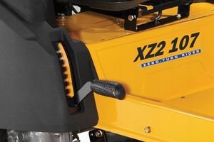 Traktor ogrodowy Cub Cadet Traktor Zero Turn XZ2 107 EFI 4