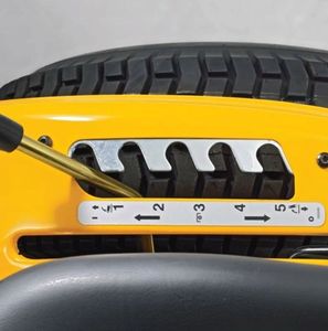 Traktor ogrodowy Cub Cadet Traktor Ogrodowy Cub Cadet L2 NS96 3