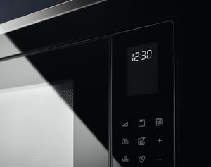 Kuchenka mikrofalowa Electrolux LMS4253TMK 2