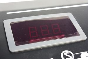 Ripper Prostownik z rozruchem 12/24V 150-1000Ah LCD Class 850A 3