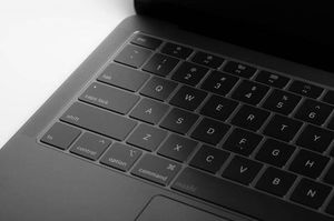 Moshi ClearGuard do Apple MacBook Air 13" (MOSH090) 10