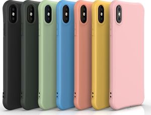 Hurtel Soft Color Case elastyczne żelowe etui do iPhone XS / iPhone X czerwony uniwersalny 6
