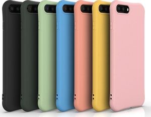 Hurtel Soft Color Case elastyczne żelowe etui do iPhone 8 Plus / iPhone 7 Plus czarny uniwersalny 6