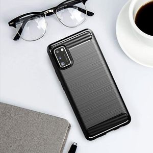 Hurtel Carbon Case elastyczne etui pokrowiec Samsung Galaxy A41 czarny uniwersalny 5