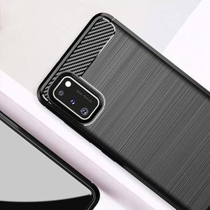 Hurtel Carbon Case elastyczne etui pokrowiec Samsung Galaxy A41 czarny uniwersalny 6