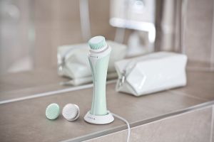 Remington Szczoteczka do czyszczenia twarzy Reveal Facial Cleansing Brush (FC1000) 9