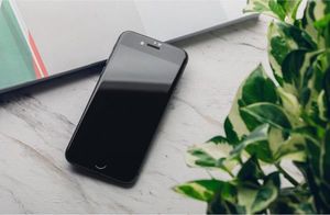 Moshi Szkło hybrydowe Moshi AirFoil Pro Apple iPhone SE 2020/8 (czarna ramka) 5