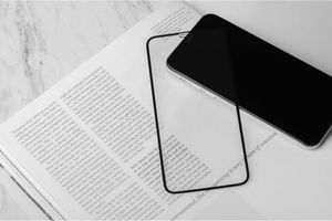 Moshi Szkło hybrydowe Moshi AirFoil Pro Apple iPhone 11/XR (czarna ramka) 10