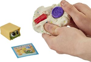 Figurka Hasbro Lost Kitties Zagubione kotki Mleko Zestaw 5-pak XXL i 3-pak (E4665) 6